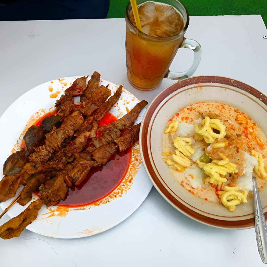 Kupat Sate Blengong Brebes: Kuliner Legendaris yang Sudah Jadi Warisan Budaya!